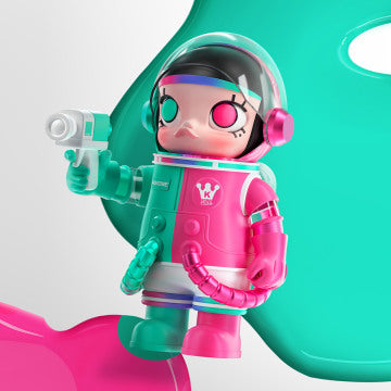 MEGA SPACE MOLLY 1000% PANTONE™