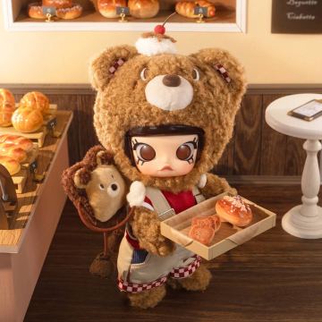 MOLLY Bear Bread 1/8 Action Figure
